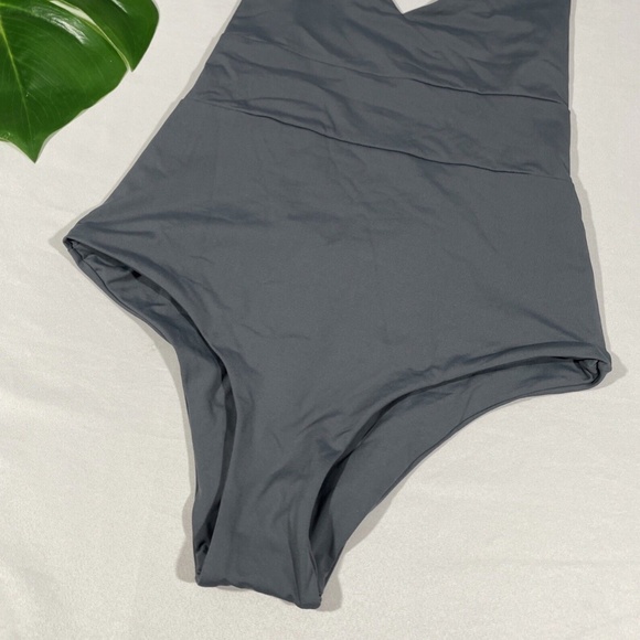NEW Tavik [ XS ]‎ Chase Deep V-Neck One-Piece Swimsuit Turbulence Grey - Picture 5 of 11